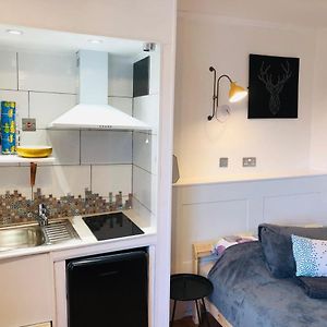 Nice Bedroom Close To The Train Station And The City Centre